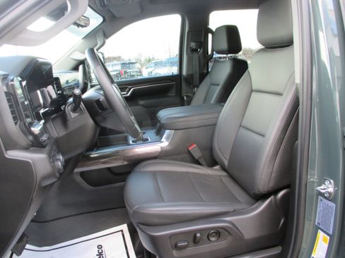 Used 2025 Chevrolet Silverado 2500 LTZ w/ LTZ Plus Package image 17