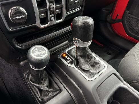 Used 2020 Jeep Wrangler Unlimited Sport S image 21