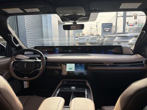 New 2025 Lincoln Navigator L Black Label image 10