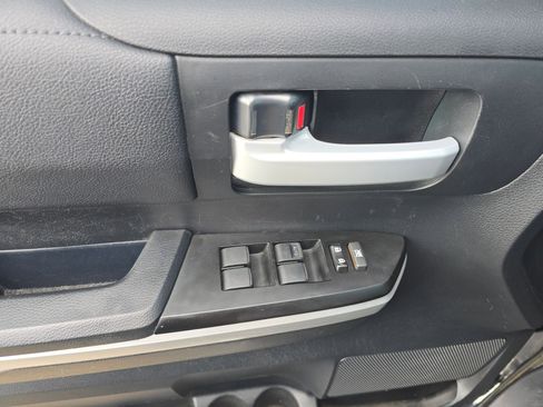 Used 2017 Toyota Tundra SR5 w/ SR5 Upgrade Package image 22