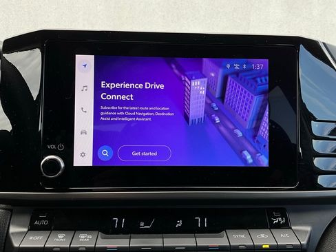 Used 2025 Toyota Camry LE image 28