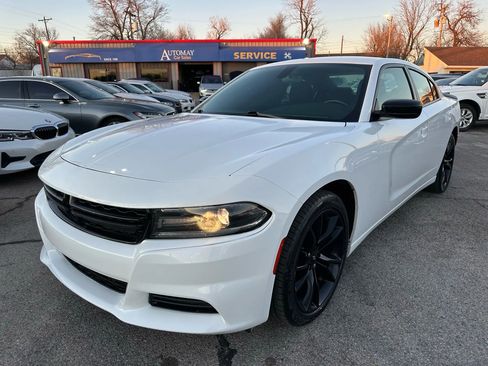 Used 2018 Dodge Charger SXT w/ Blacktop Package image 28