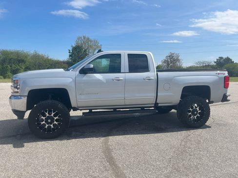 Used 2017 Chevrolet Silverado 1500 LT w/ All Star Edition image 2
