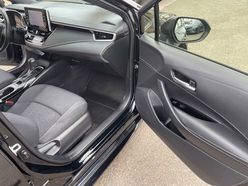 Used 2022 Toyota Corolla Hatchback image 14