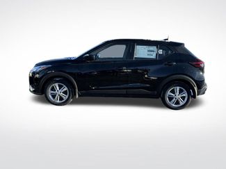 New 2025 Nissan Kicks Play S video 2