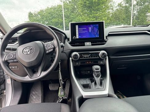 Used 2025 Toyota RAV4 LE AWD/4WD image 21