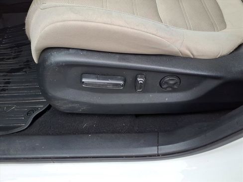 Used 2018 Honda CR-V EX image 8