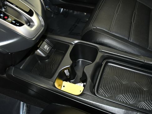 Used 2019 Honda CR-V Touring image 32