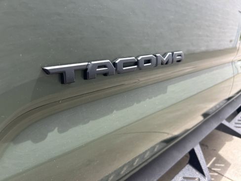 Certified 2021 Toyota Tacoma TRD Sport w/ Technology Package AWD/4WD image 11