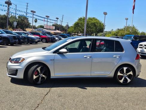 Used 2017 Volkswagen GTI SE FWD image 7