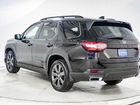 Certified 2025 Honda Pilot Sport image 6