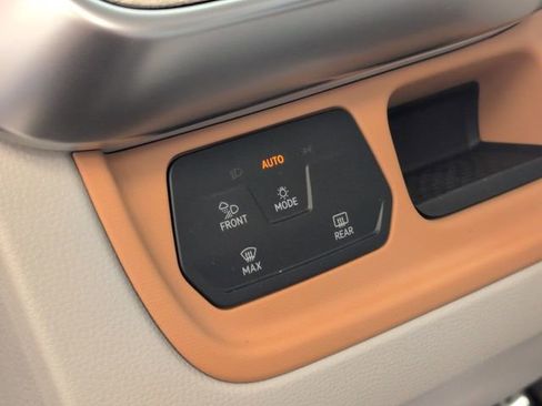 New 2025 Volkswagen ID. Buzz Pro S Plus RWD image 12