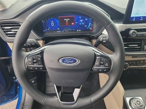 Used 2022 Ford Escape Titanium image 28