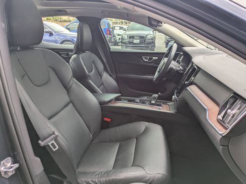 Used 2022 Volvo S60 B5 Momentum FWD image 26