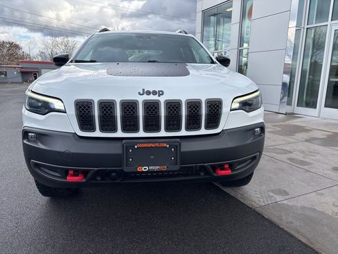 Used 2022 Jeep Cherokee Trailhawk w/ Comfort/Convenience Group AWD/4WD image 6