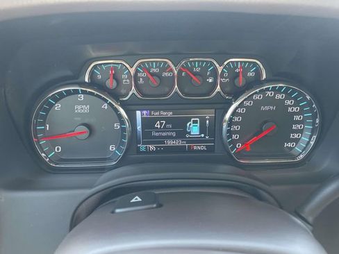 Used 2017 Chevrolet Suburban LT RWD image 27