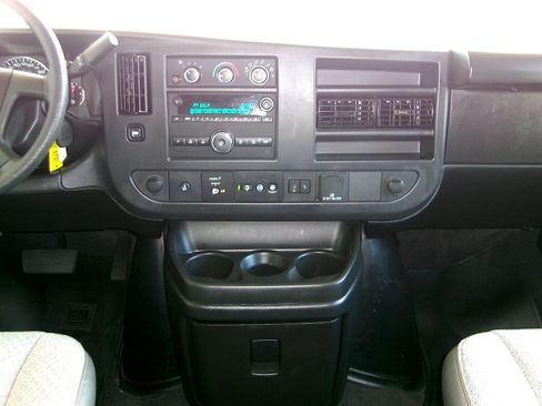 Used 2024 Chevrolet Express 3500 LT w/ LT Preferred Equipment Group RWD image 14