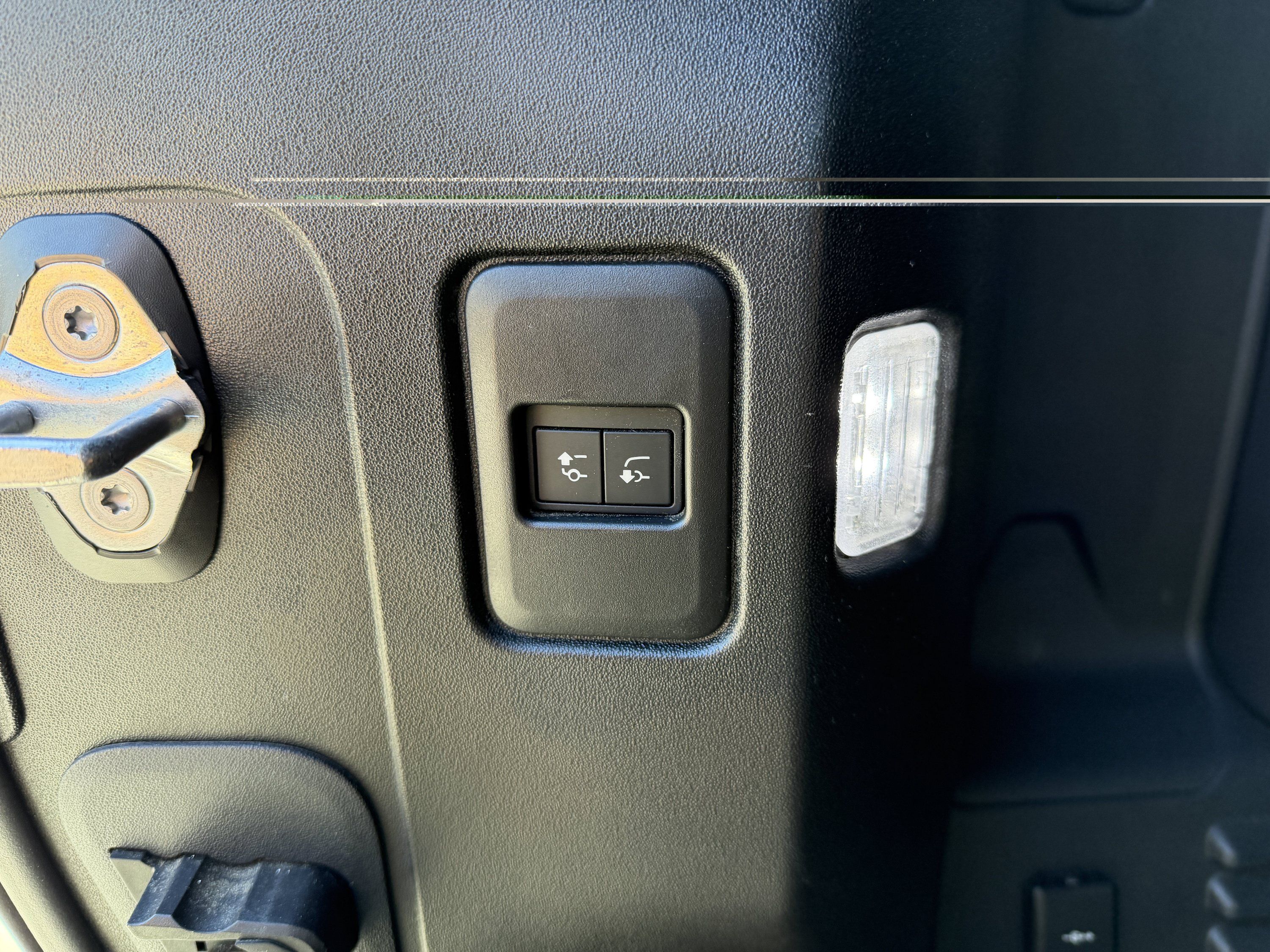 Used 2021 Land Rover Defender 110 X AWD/4WD image 21
