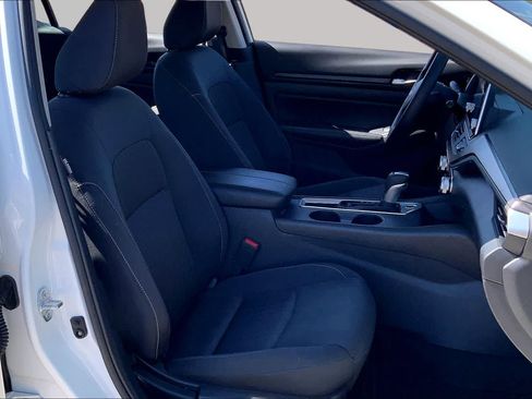 Used 2025 Nissan Altima 2.5 SV FWD image 9