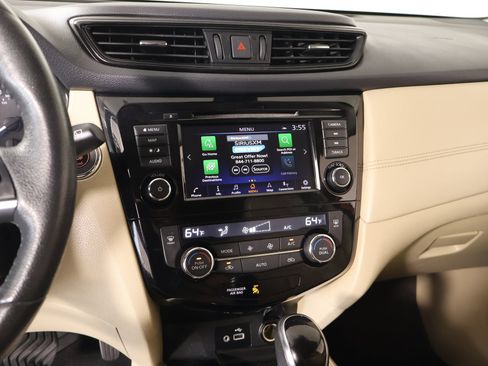Used 2019 Nissan Rogue SL AWD/4WD image 5