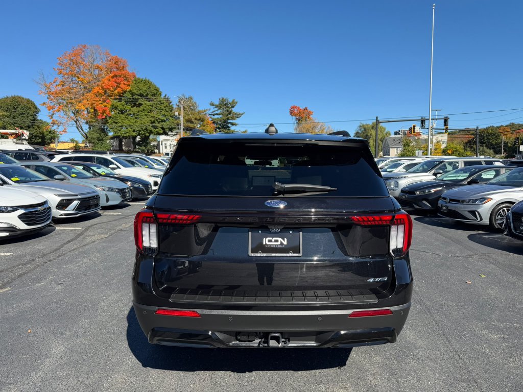 Used 2025 Ford Explorer ST-Line AWD/4WD image 4