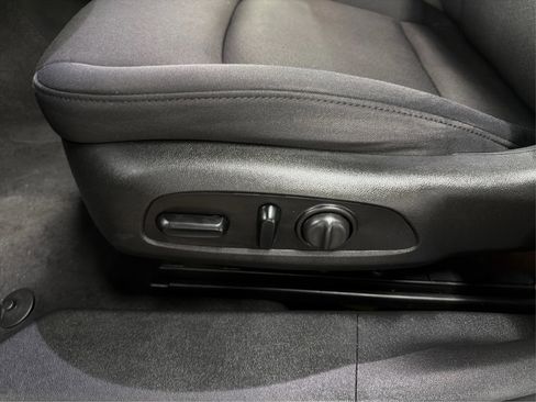 Used 2021 Chevrolet Malibu LT image 36