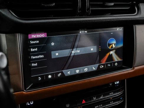Used 2018 Jaguar XF Portfolio RWD image 38