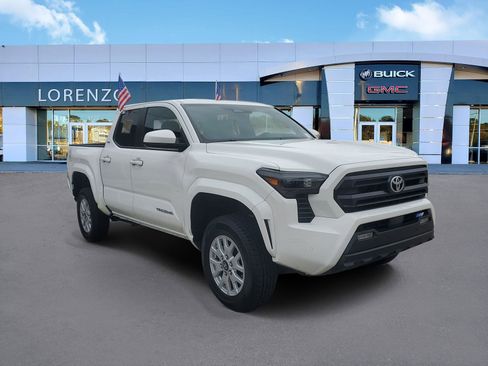 Used 2024 Toyota Tacoma SR5 image 3