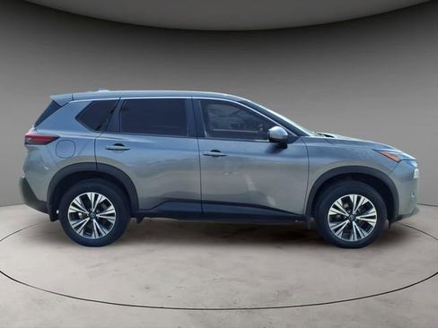Used 2023 Nissan Rogue SV image 10