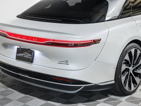 Used 2022 Lucid Air Grand Touring image 7