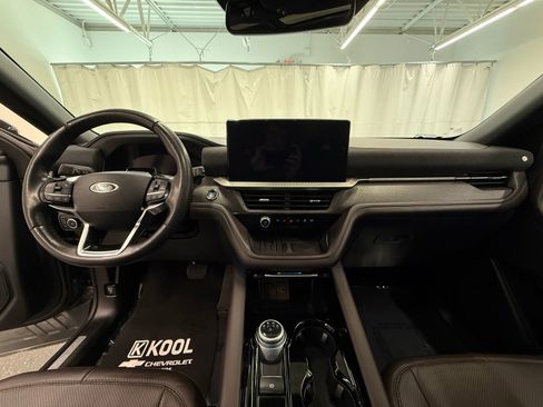 Used 2025 Ford Explorer Platinum w/ LUX Leather Package AWD/4WD image 17