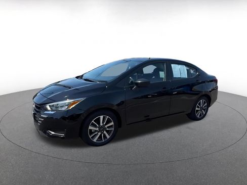 Used 2025 Nissan Versa SV FWD image 8