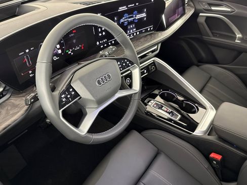 New 2025 Audi Q5 Prestige image 9
