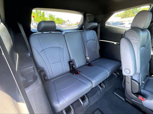 Used 2023 Buick Enclave Essence w/ Experience Buick Package AWD/4WD image 29