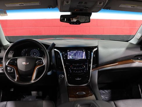 Used 2016 Cadillac Escalade ESV Luxury image 53