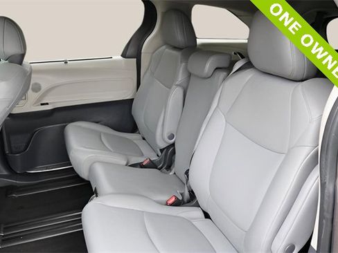 Used 2024 Toyota Sienna XLE image 16