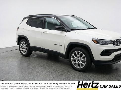 Used 2025 Jeep Compass Limited AWD/4WD image 1