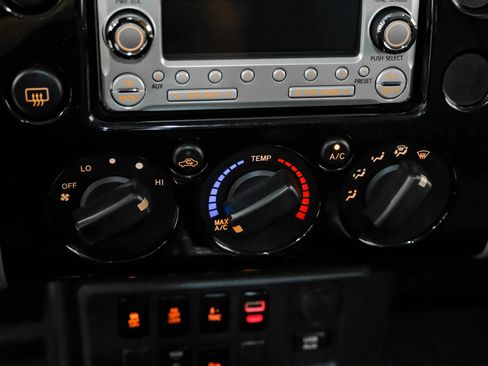 Used 2013 Toyota FJ Cruiser 4WD w/ Upgrade Pkg image 31