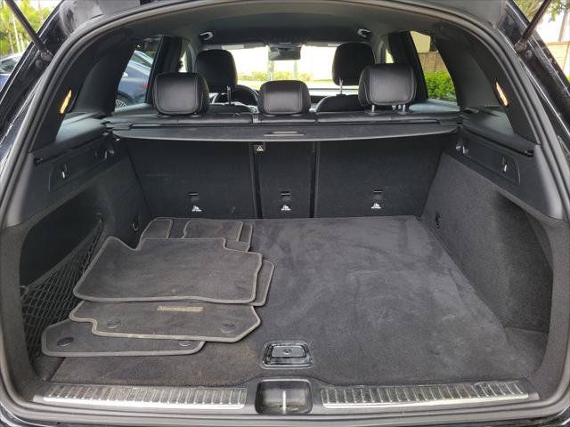 Used 2022 Mercedes-Benz GLC 300 4MATIC w/ Premium Package Lite image 11