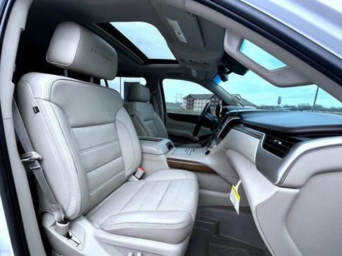 Used 2020 GMC Yukon Denali w/ Denali Premium Package image 16