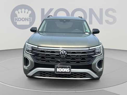 Used 2025 Volkswagen Atlas Peak Edition SE AWD/4WD image 19
