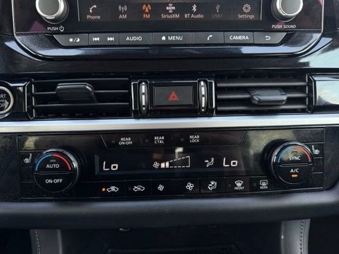 Used 2024 Nissan Pathfinder SV FWD image 17