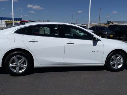 Used 2024 Chevrolet Malibu LS image 2