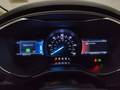 Used 2020 Ford Fusion SE image 23