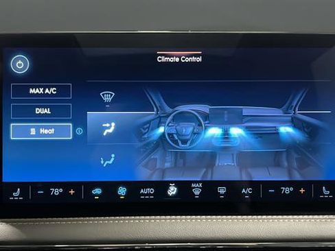 Used 2025 Lincoln Corsair Grand Touring AWD/4WD image 18