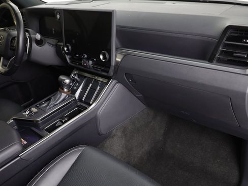 Used 2024 Lexus GX 550 w/ Accessory Package (Z1) image 20