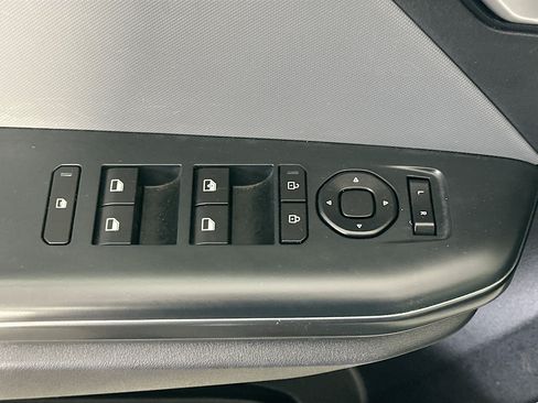 Used 2025 Kia K4 FWD image 15