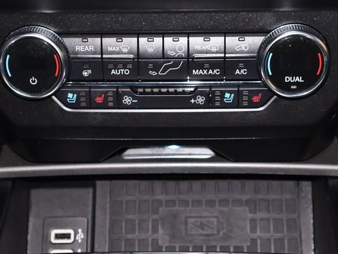 Certified 2019 Ford Expedition XLT w/ Equipment Group 202A image 34