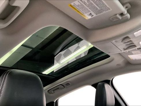 Used 2025 Ford Escape SE w/ PHEV Premium Package FWD image 20