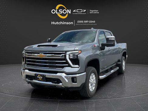 Used 2024 Chevrolet Silverado 3500 LTZ w/ LTZ Plus Package AWD/4WD image 17